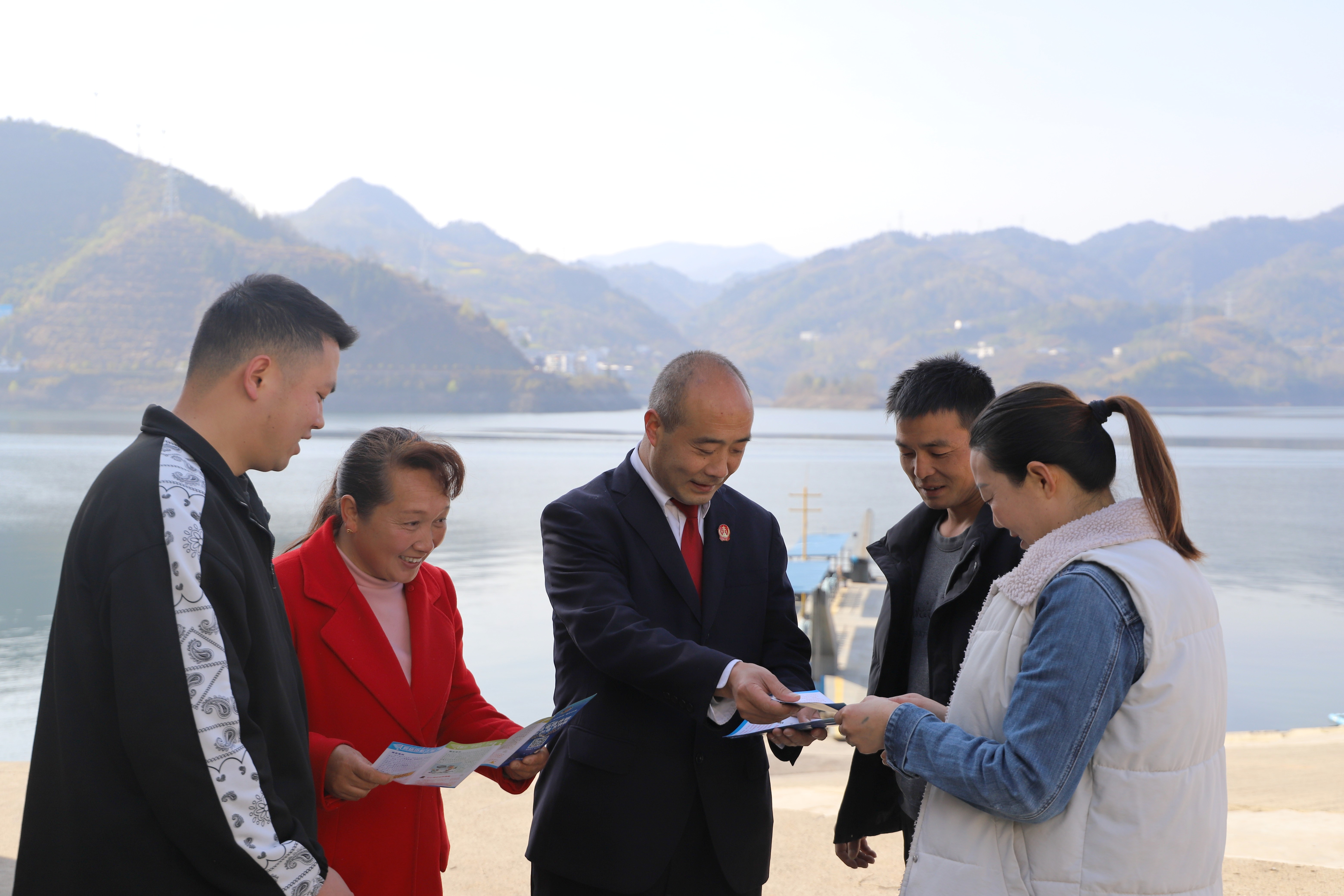 碧水青山，法治同行——竹山法院巡河護(hù)林助力堵河流域綜合治理