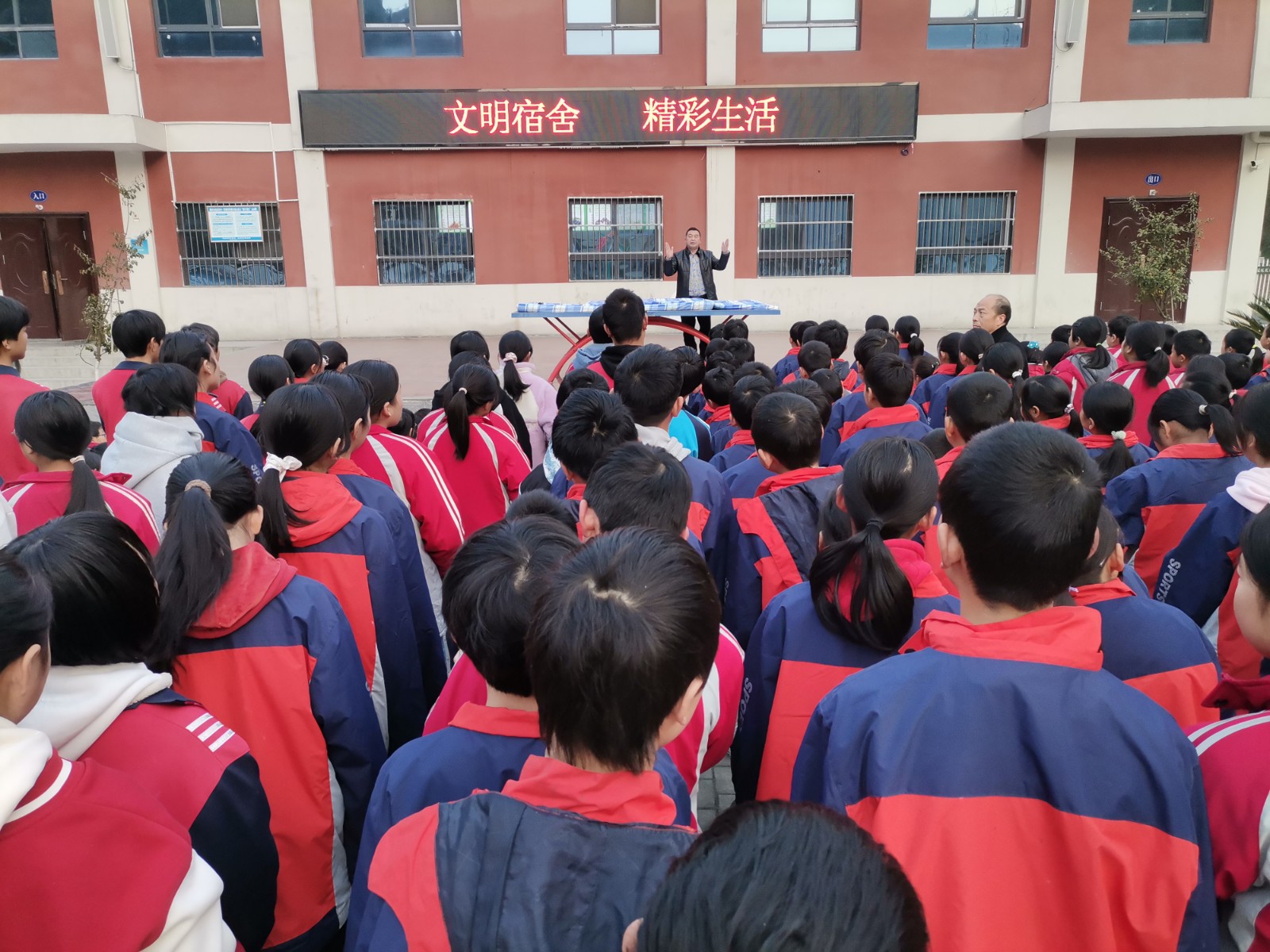 叠被子1.jpg
