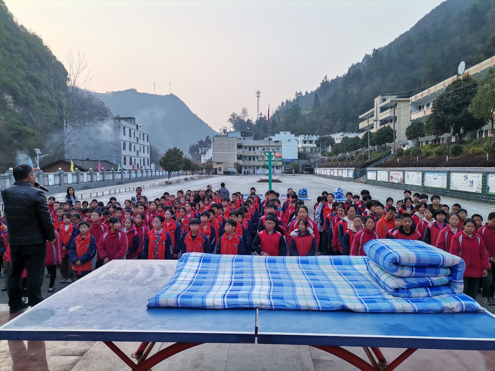 沧浪九年制学校：集中上劳动教育课
