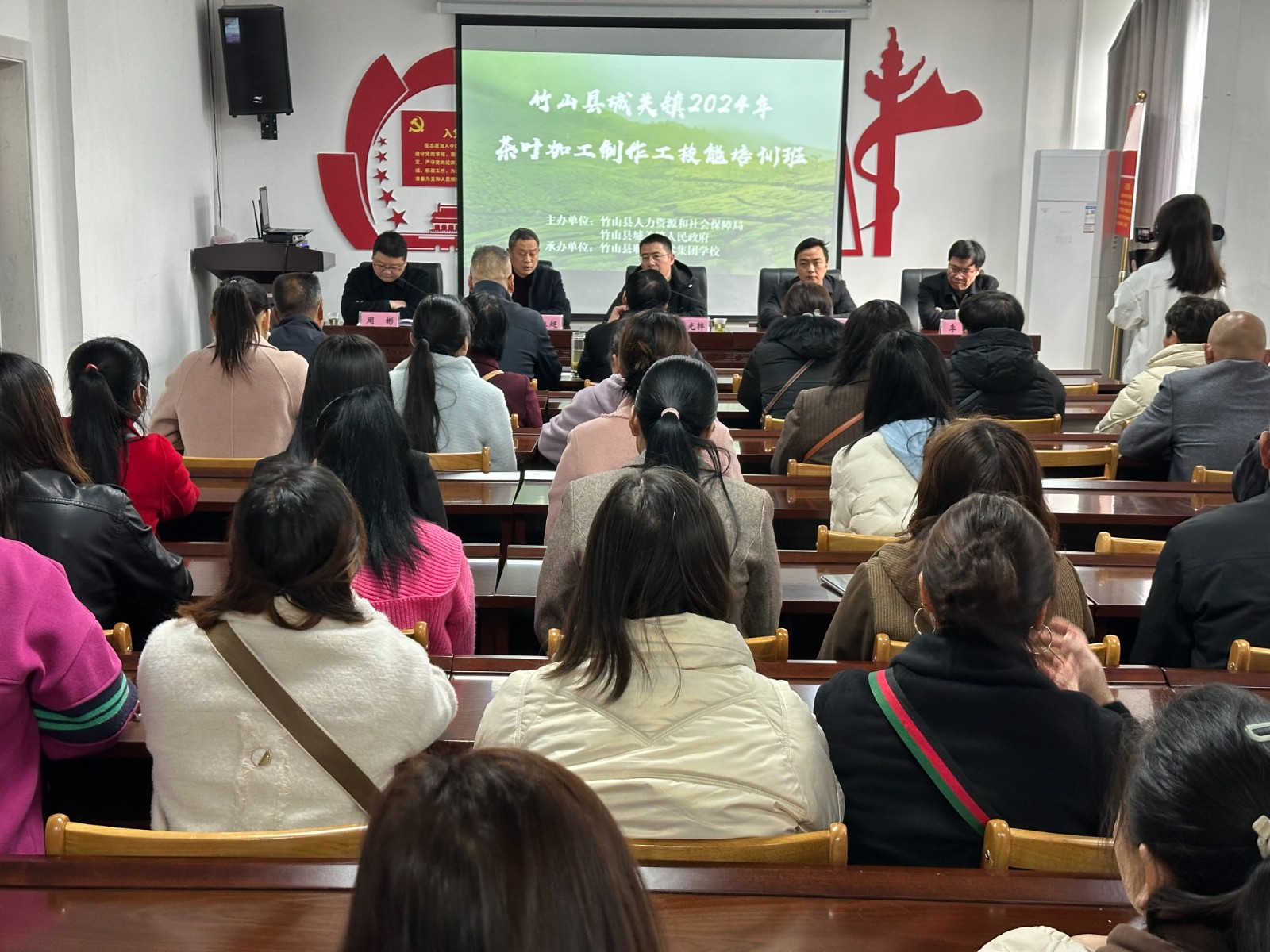 城关镇：就业创业培训班开进村居