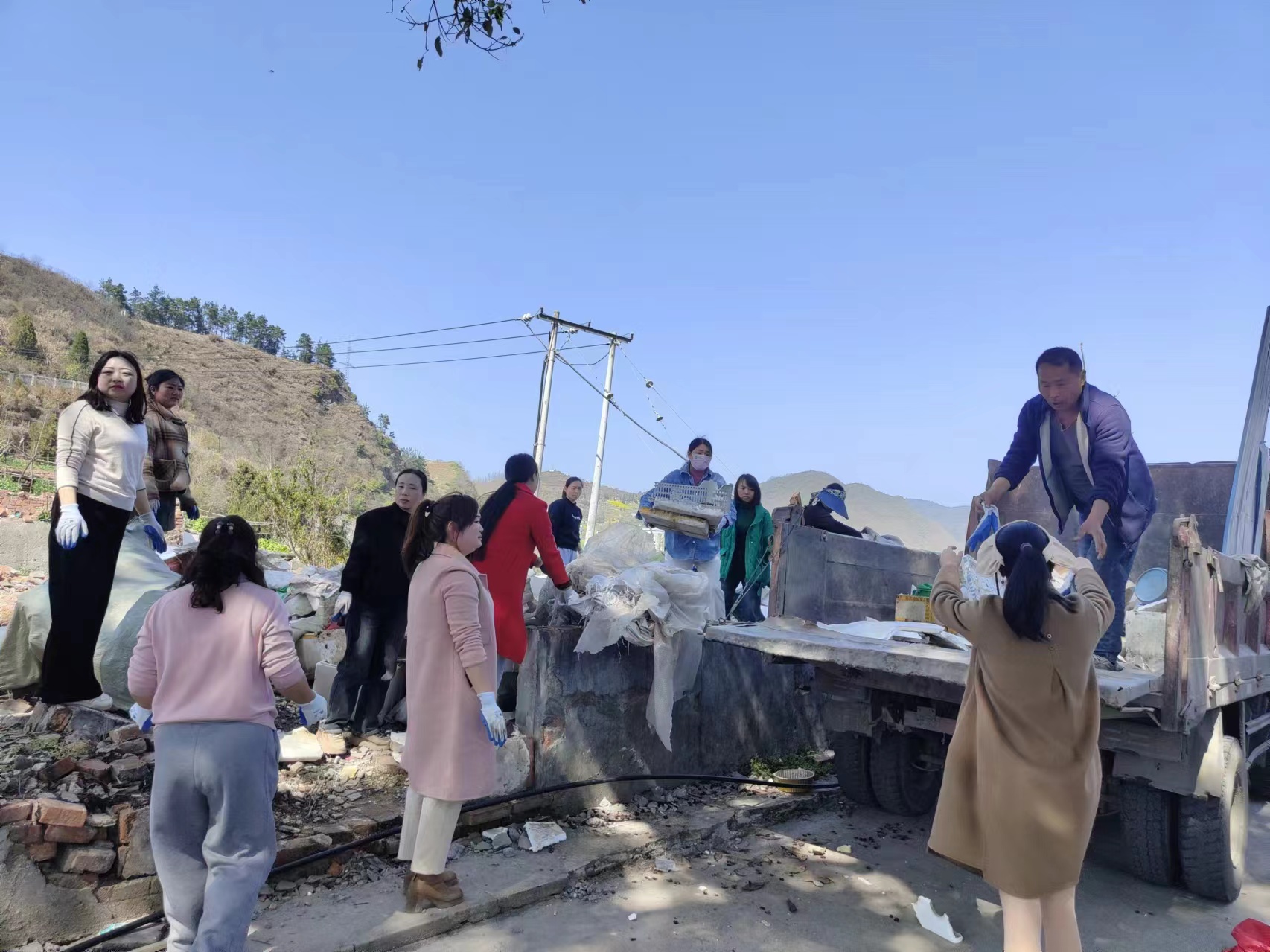 北大街社区持续开展环境卫生清理活动