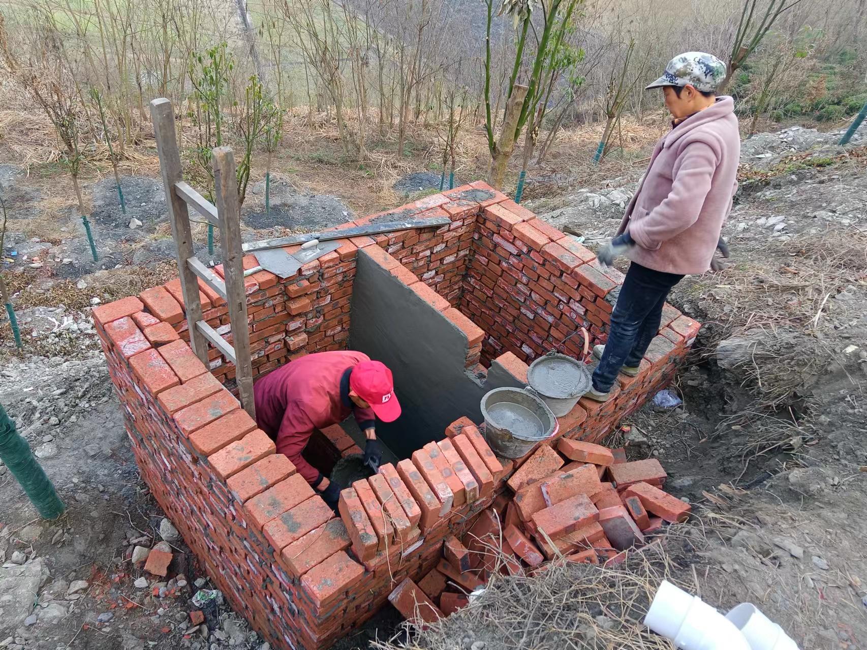 城关镇：建好“小厕所” 环境“大改善”