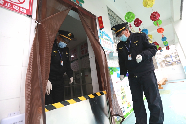 溢水市场监管所全力为师生饮食安全保驾护