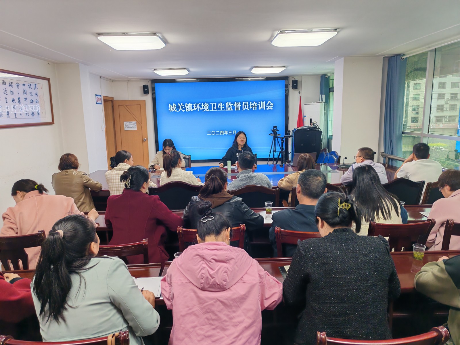 城关镇：环境卫生监督员助推人居环境整治大提升