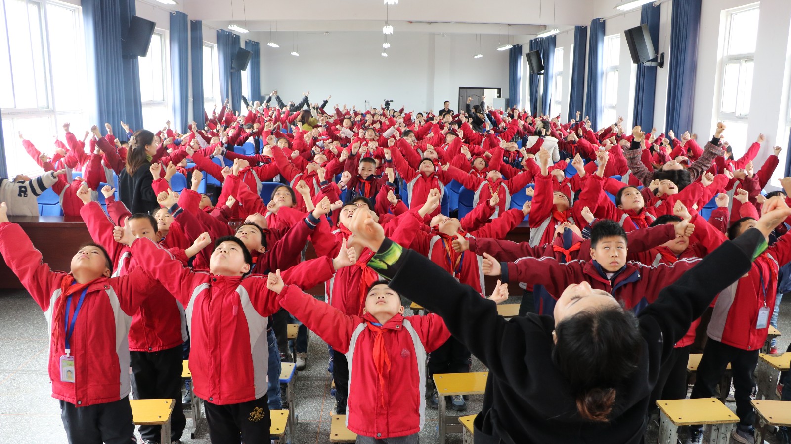 秦古镇秦古小学：落实“雏鹰计划”  科学预防近视