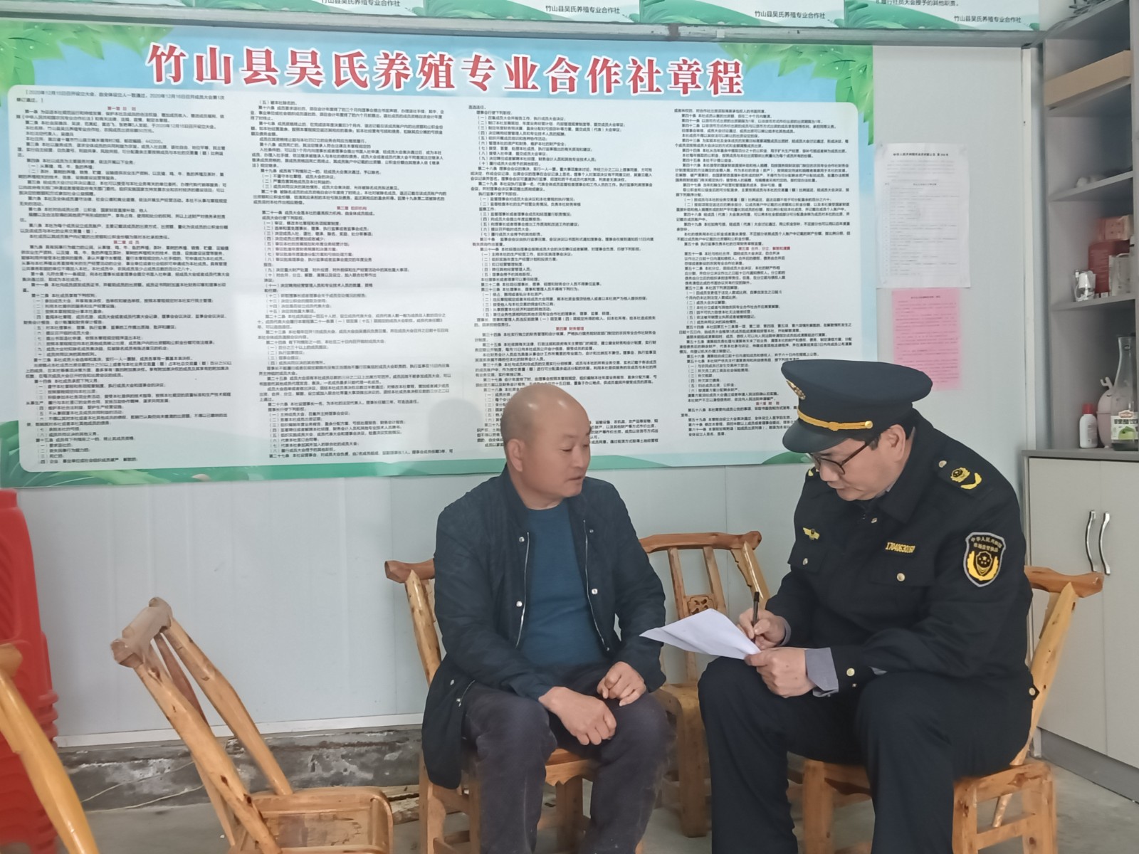 文峰市场监管所：“问情服务”暖人心