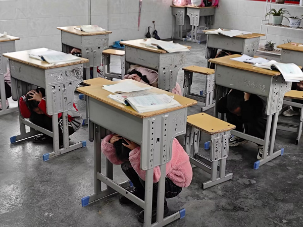 楼台九年制学校开展应急演练