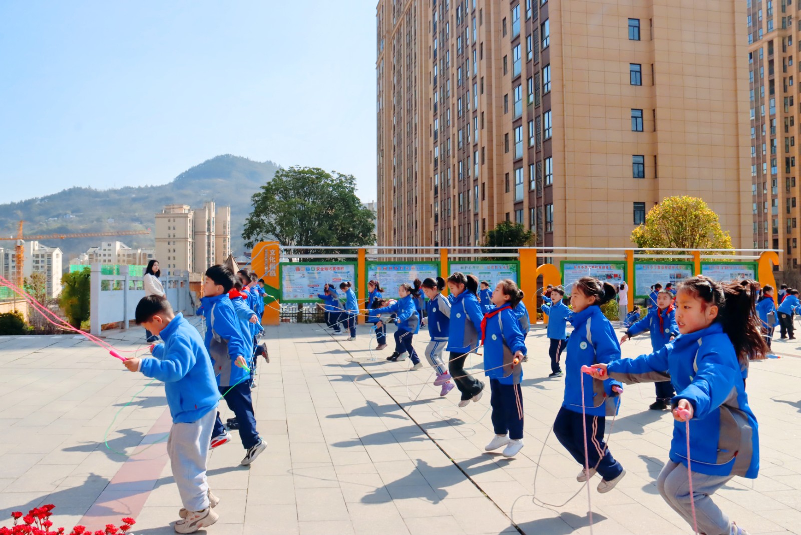 阳光大课间　活力满校园