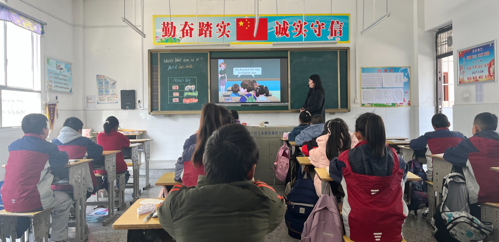 柳林乡公祖小学开展“课内比教学”活动