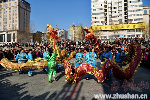 舞龙.jpg