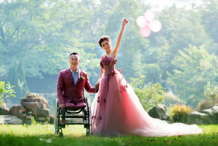 北川无腿青年百米卷轴写超千首情诗感动女方父母扭转爱情